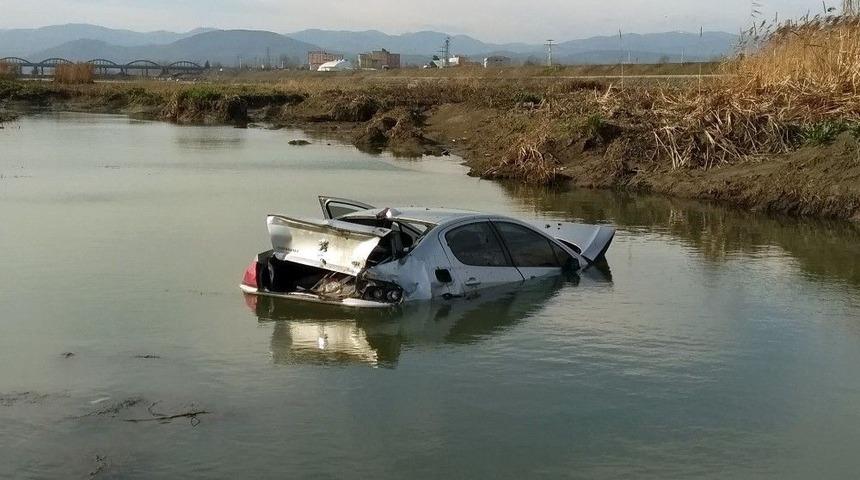 Otomobil Kızılırmak&rsquo;a U&ccedil;tu
