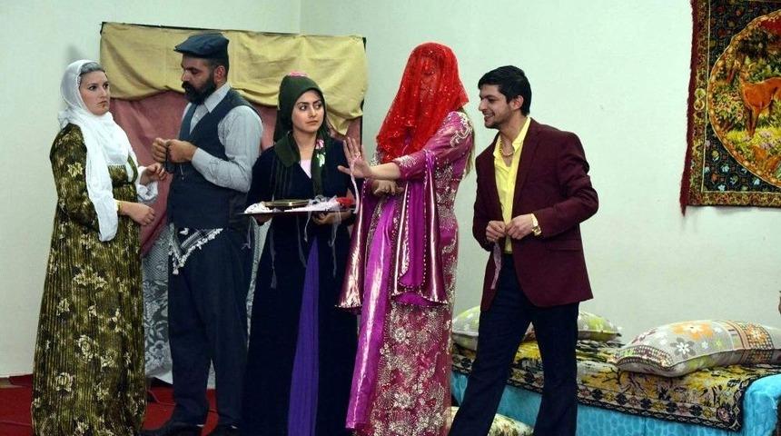 &rsquo;inci K&uuml;peli Kız&rsquo; Tiyatro Oyunu Siirtli Sanatseverlerle Buluşuyor