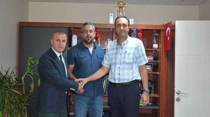 İzmit Belediyespor Yola K&ouml;pr&uuml;c&uuml; İle Devam Edecek