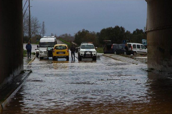 Çatılar Uçtu, Tekneler Battı, Alt Geçitler Göle Döndü G1
