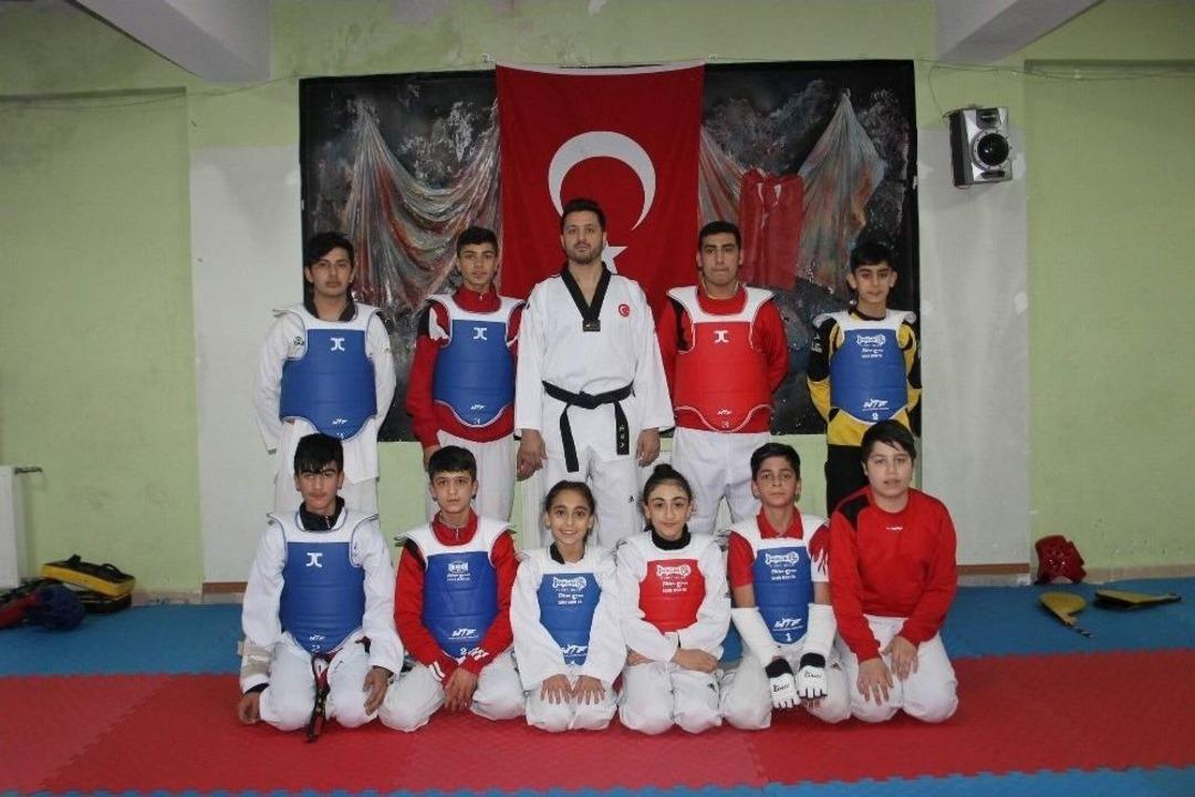Siirtli Tekvandocular Anadolu Yıldızlar Ligi M&uuml;sabakalarına Hazırlanıyor