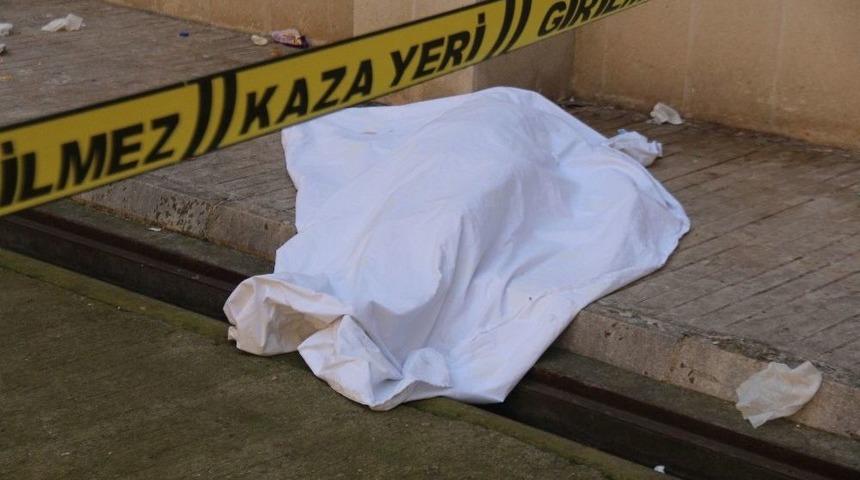 6’ncı Kattan Düşen Şahıs Hayatını Kaybetti