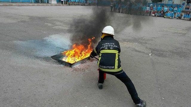 Öğrencilere Afetlerden Korunmanın Yolları Anlatıldı