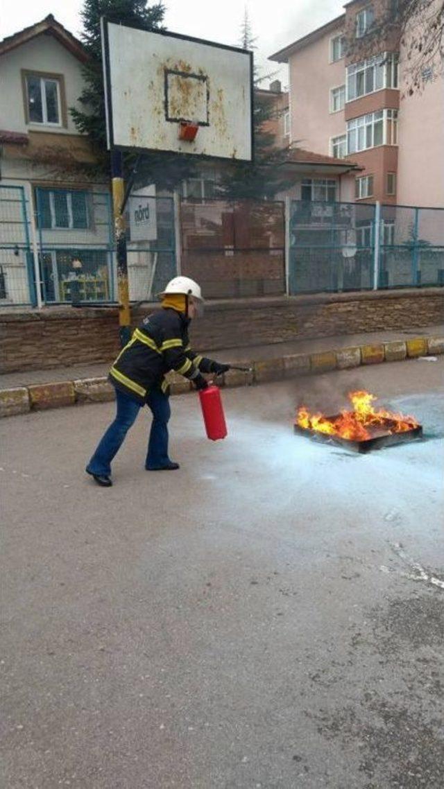 Öğrencilere Afetlerden Korunmanın Yolları Anlatıldı