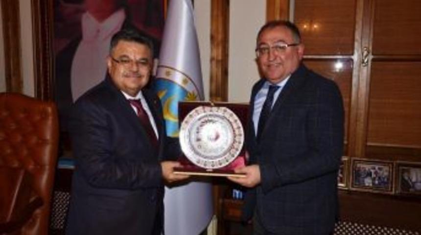 Yalova Belediye Başkanı Salman&rsquo;dan Başkan Yağcı&rsquo;ya Ziyaret