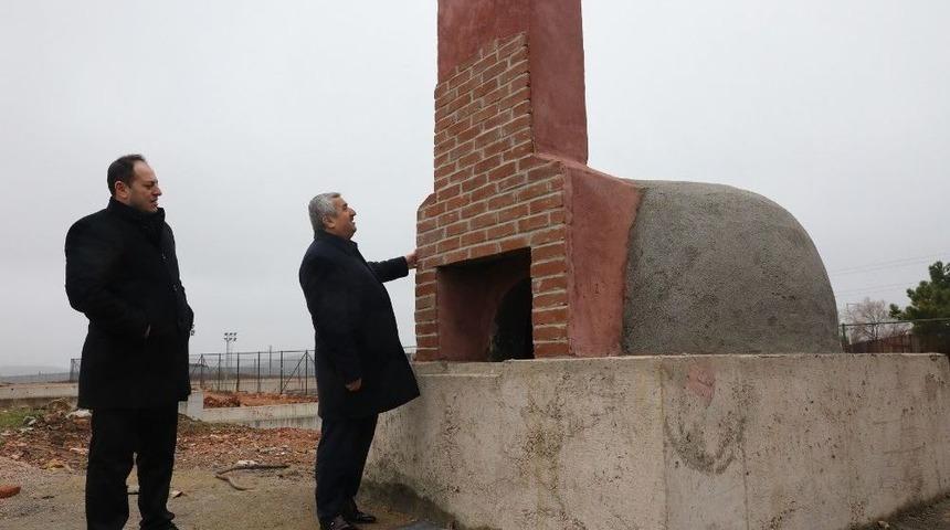 Başkan Baran, Yukarı Hereke&rsquo;de Yapılan K&ouml;y Fırınını İnceledi