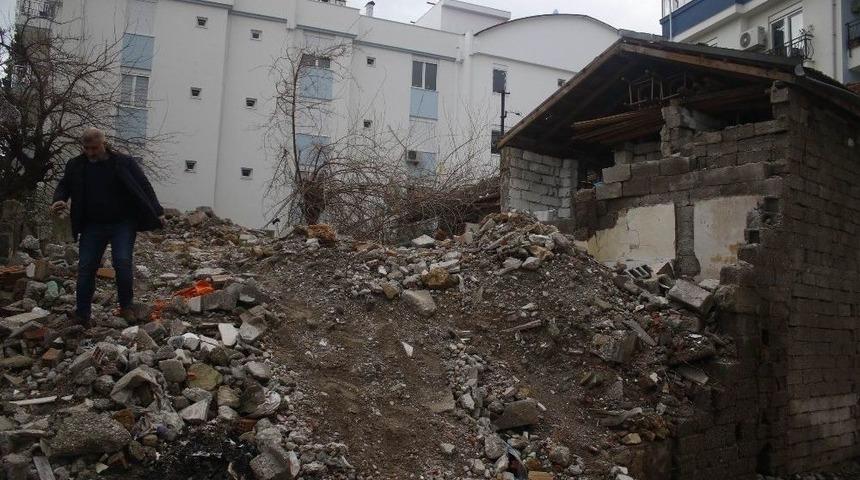 Antalya&rsquo;da Kullanılmayan Binada Ş&uuml;pheli &Ouml;l&uuml;m