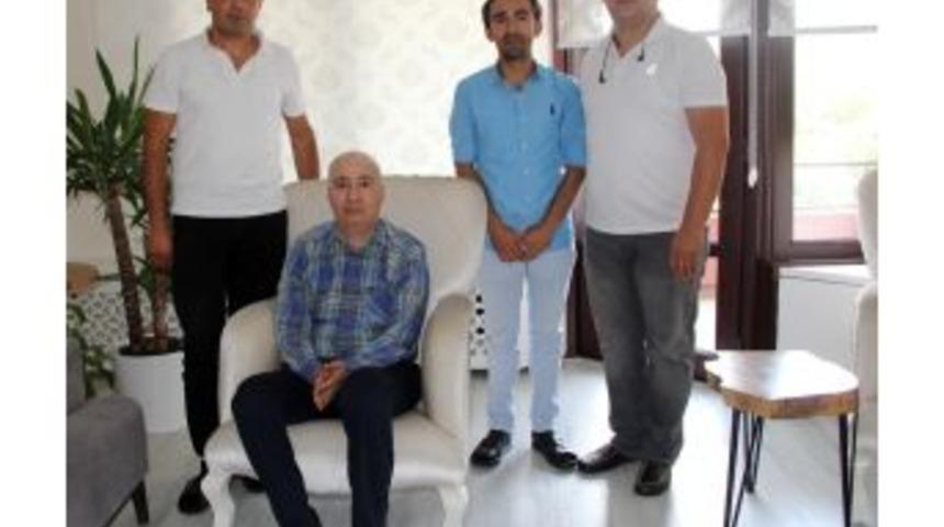 O Sağlık G&ouml;revlilerinden Tem&rsquo;in Gazi Başkanına Ziyaret