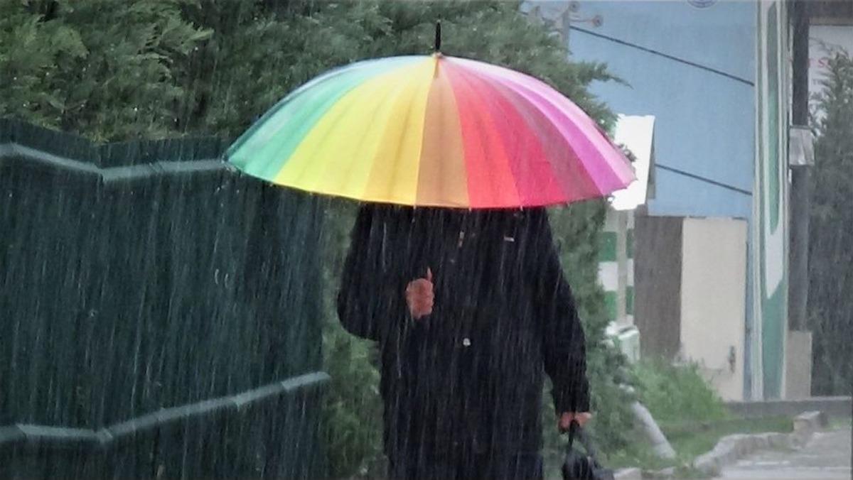 Şiddetli Yağmur Vatandaşları Islattı