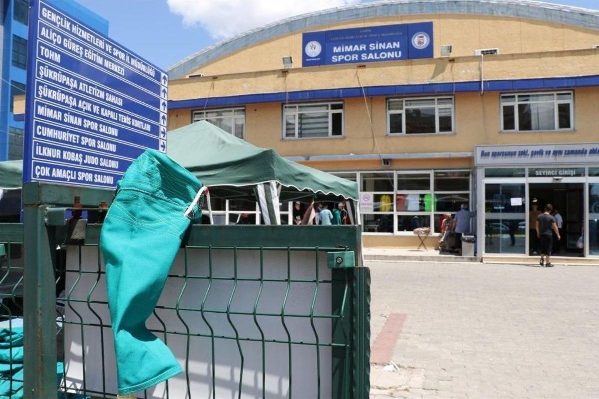 Kırkpınar&rsquo;a Bir G&uuml;nde Bin 349 Pehlivan Kayıt Yaptırdı