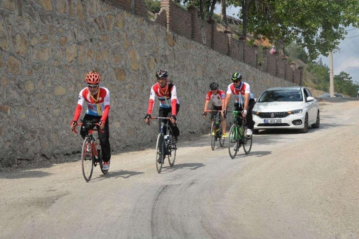 15 Temmuz Şehitleri İ&ccedil;in Pedal &Ccedil;evirmeyi S&uuml;rd&uuml;r&uuml;yorlar