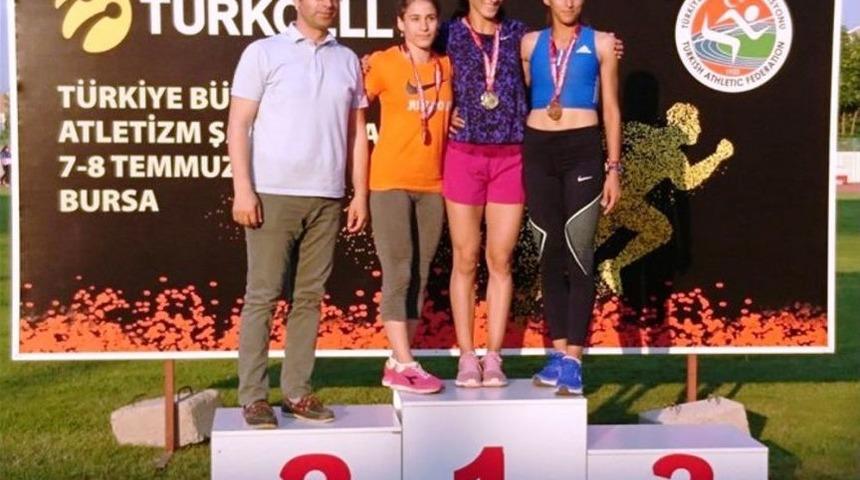 Aydınlı Burcu&rsquo;dan &Ccedil;ifte Madalya