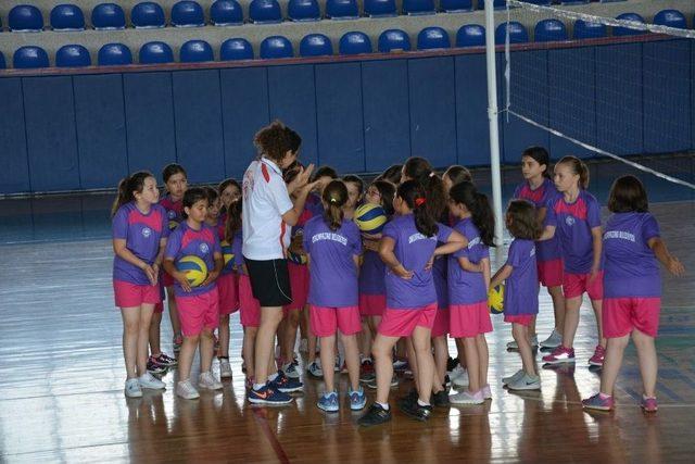 Odunpazarı Belediyesi Voleybol Yaz Okuluna B&uuml;y&uuml;k İlgi 1