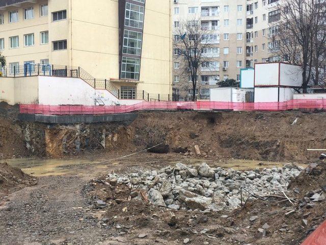 Kadıköy’de 2 Bin Yıllık Olduğu Düşünülen Lahit Bulundu 1