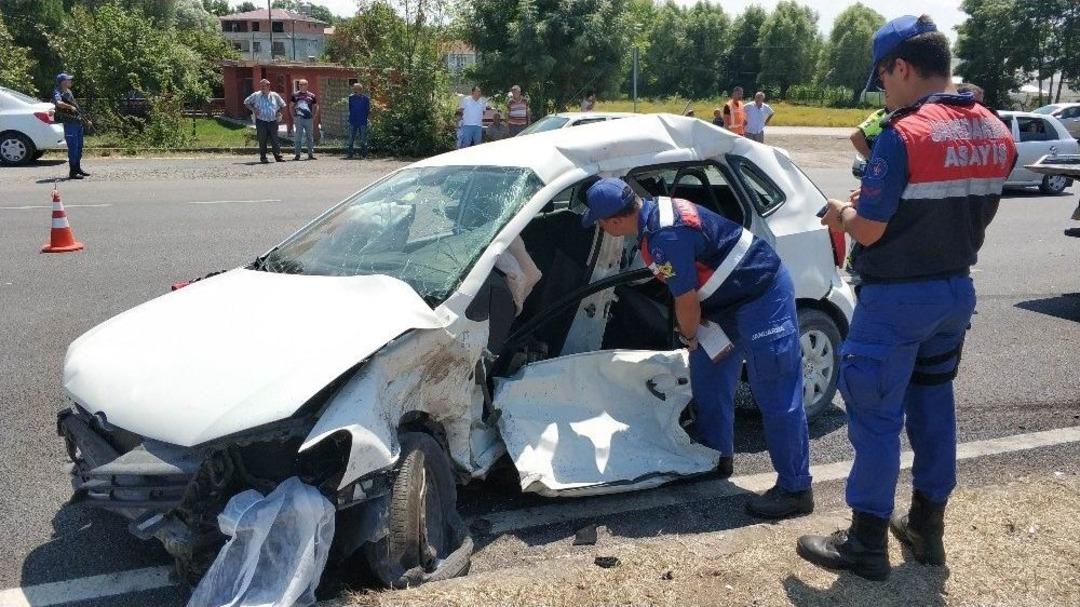 Samsun&rsquo;da Trafik Kazası: 2 &Ouml;l&uuml;, 2 Yaralı