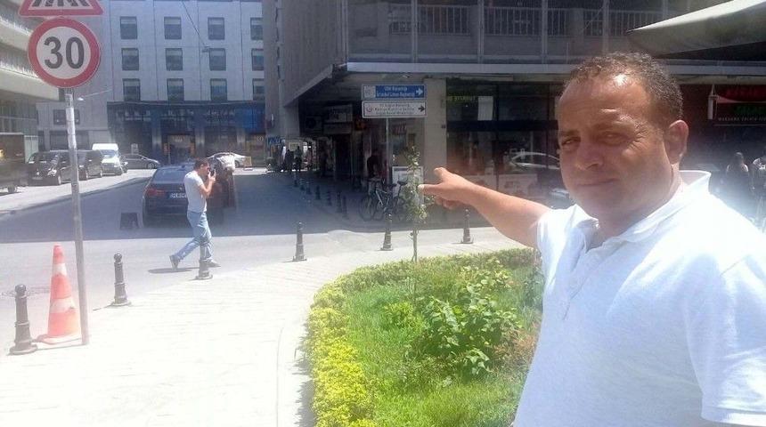 Taksici, Beyoğlu’nda Taksi Şoförüne Yapılan Saldırı Anını Anlattı