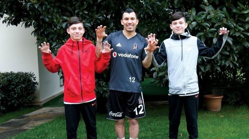 Medel: "gerektiğinde Tekmelere Kafa Atabilecek Bir Futbol Anlayışım Var"