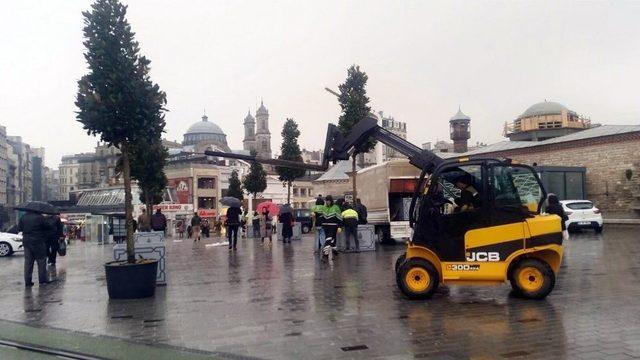 Taksim Ve İstiklal Caddesi Ağaçlandırma Çalışmaları Başladı