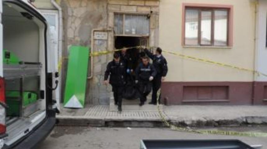 Ayrı Yaşadığı Eşi Ve Kayınbiraderini &Ouml;ld&uuml;rd&uuml;