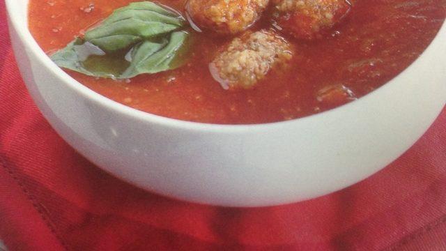 Köfteli Kırmızı Sebze Çorbası