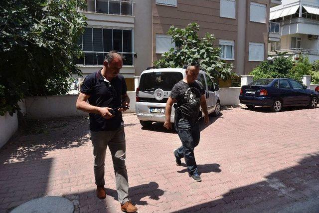 Antalya’da Polisin Evinden Battaniyeli Çelik Kasa Hırsızlığı