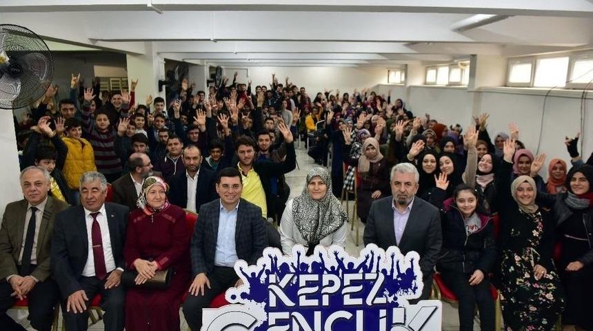 T&uuml;t&uuml;nc&uuml; &Ouml;ğrencilerle Buluştu