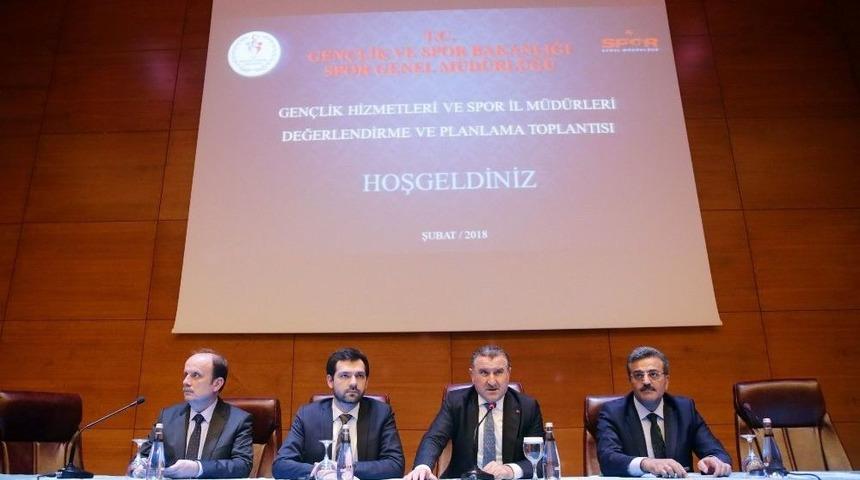 Bakan Osman Aşkın Bak, Gen&ccedil;lik Hizmetleri Ve Spor İl M&uuml;d&uuml;rleri İle Bir Araya Geldi