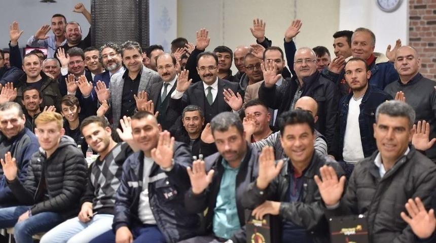 Yeraltının Hizmetkarları &Ouml;d&uuml;llerini Aldı