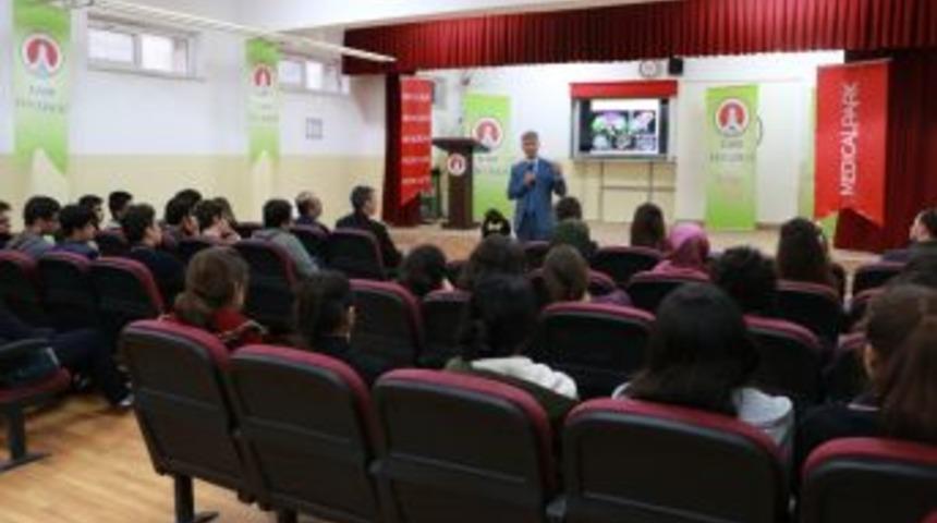 Kariyer G&uuml;nlerinde Doktorluğu Keşfettiler