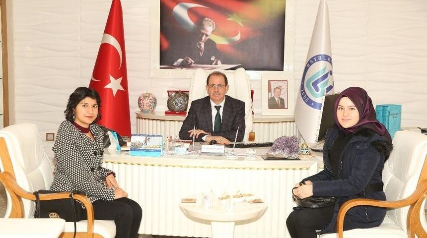 Bayburt &Uuml;niversitesi &Uuml;reten &Ouml;ğrenciler Yetiştirmeye Devam Ediyor