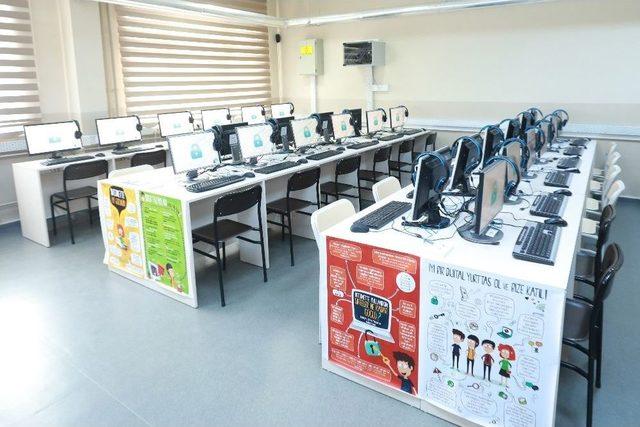 Başkan Karaosmanoğlu: &ldquo;milli Yazılımın &Ouml;nemini &Ccedil;ok İyi Kavrayın&rdquo; 1