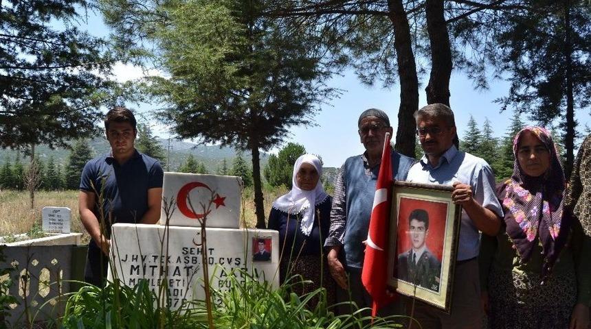 Burdurlu Şehidin Ailesi, &Ccedil;ocuklarının Katilinin 20 Yıl Sonra &Ouml;ld&uuml;r&uuml;lmesiyle Teselli Buldu