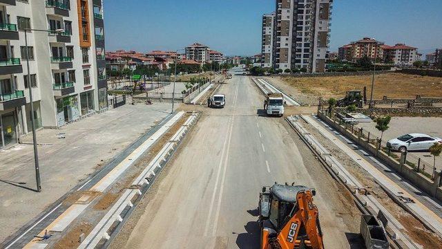 Kavak Caddesi, Pırıl Pırıl Bir Hale Geliyor