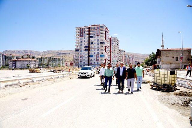 Kavak Caddesi, Pırıl Pırıl Bir Hale Geliyor