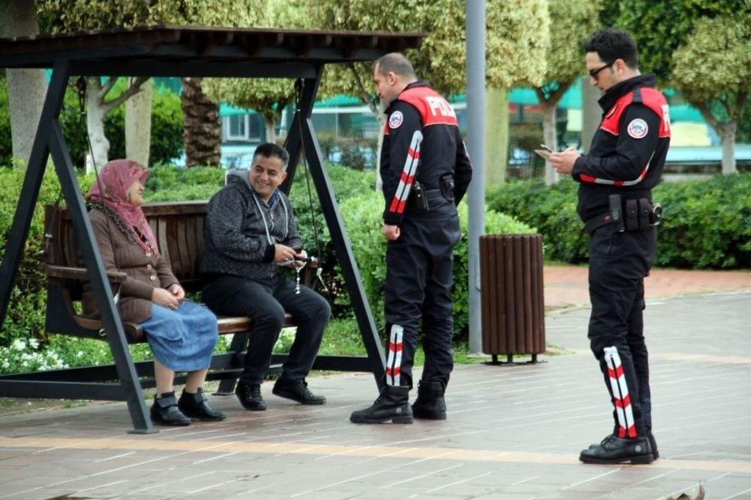 Alanya&rsquo;da Aileler Ve &Ccedil;ocuklar Parklarda G&uuml;venle Vakit Ge&ccedil;irecek