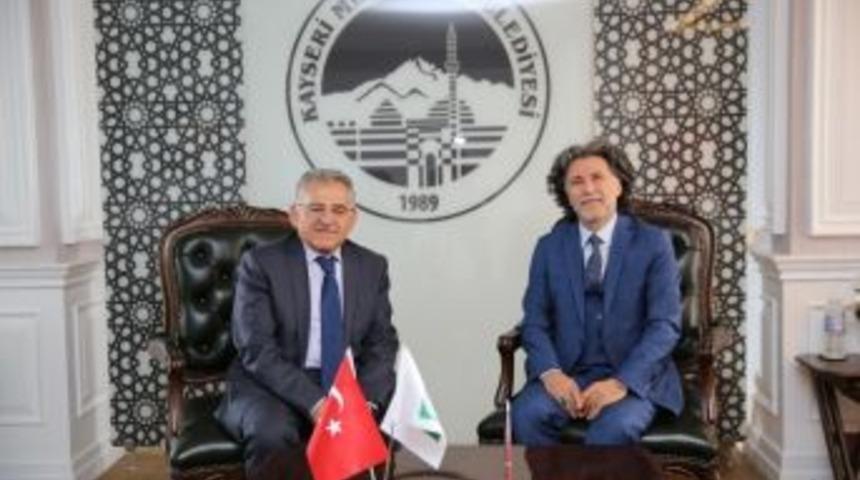 Başkan Büyükkılıç Prof. Dr. Erkılıç’ı Tebrik Etti