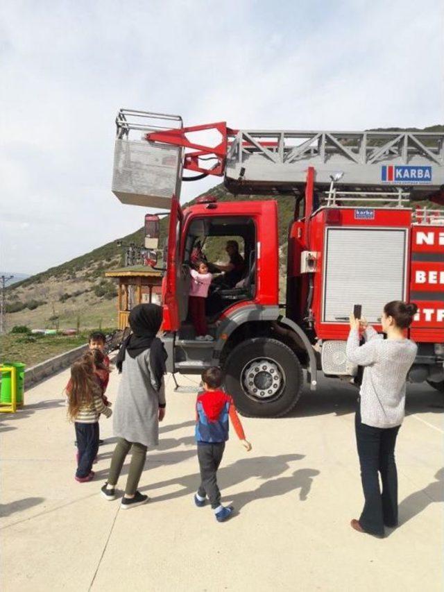 Niksar Belediyesi İtfaiye Ekipleri Yangın Tatbikatı Düzenledi