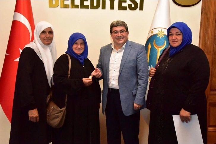 Sultaneli Osmanlı Sokağı’ndaki Dükkanların Anahtarlarını Teslim Edildi G3