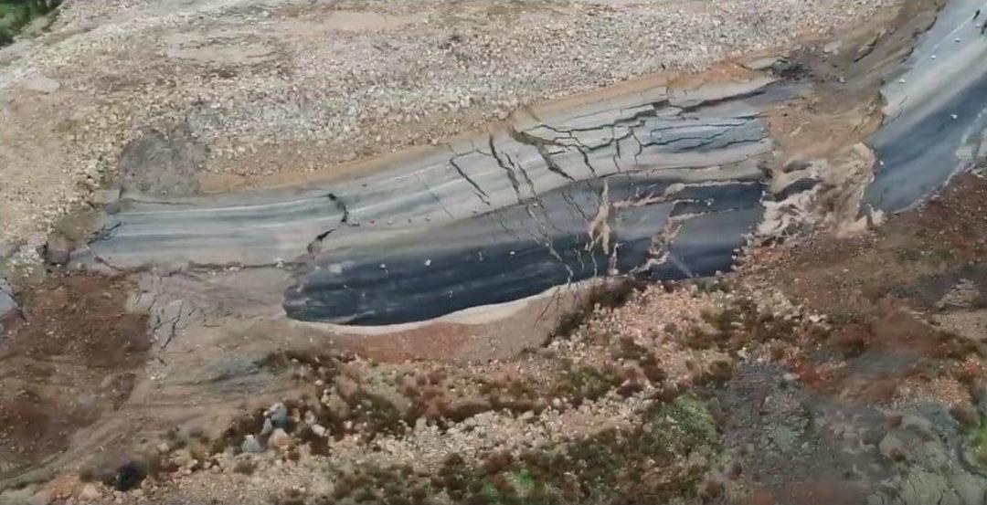 Kumluca&rsquo;daki Heyelanın B&uuml;y&uuml;kl&uuml;ğ&uuml; Havadan G&ouml;r&uuml;nt&uuml;lendi