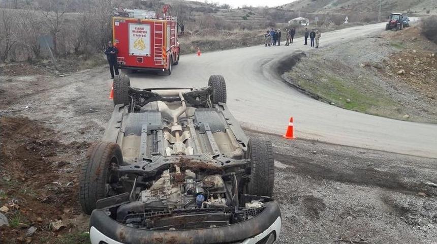 Elazığ&rsquo;da Otomobil Takla Attı: 3 Yaralı