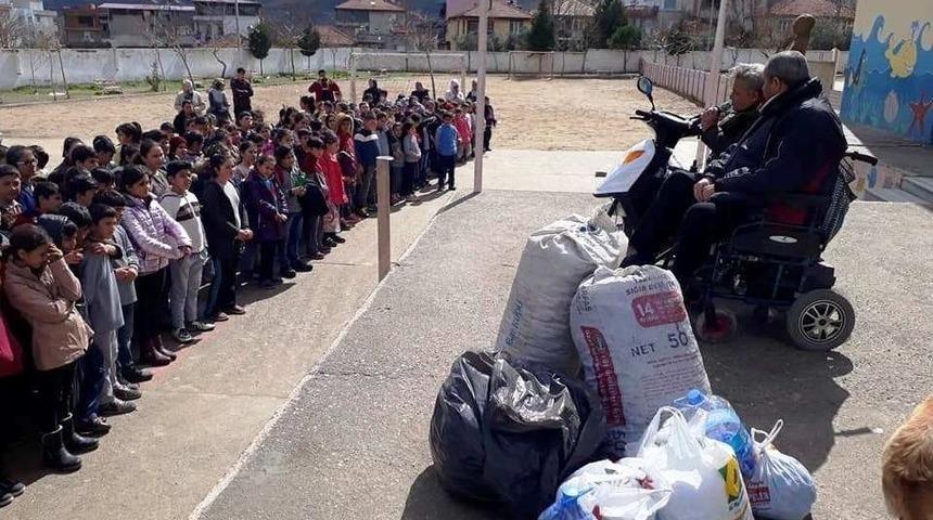 Alaşehirli &Ouml;ğrenciler 15 Bin Mavi Kapak Topladı