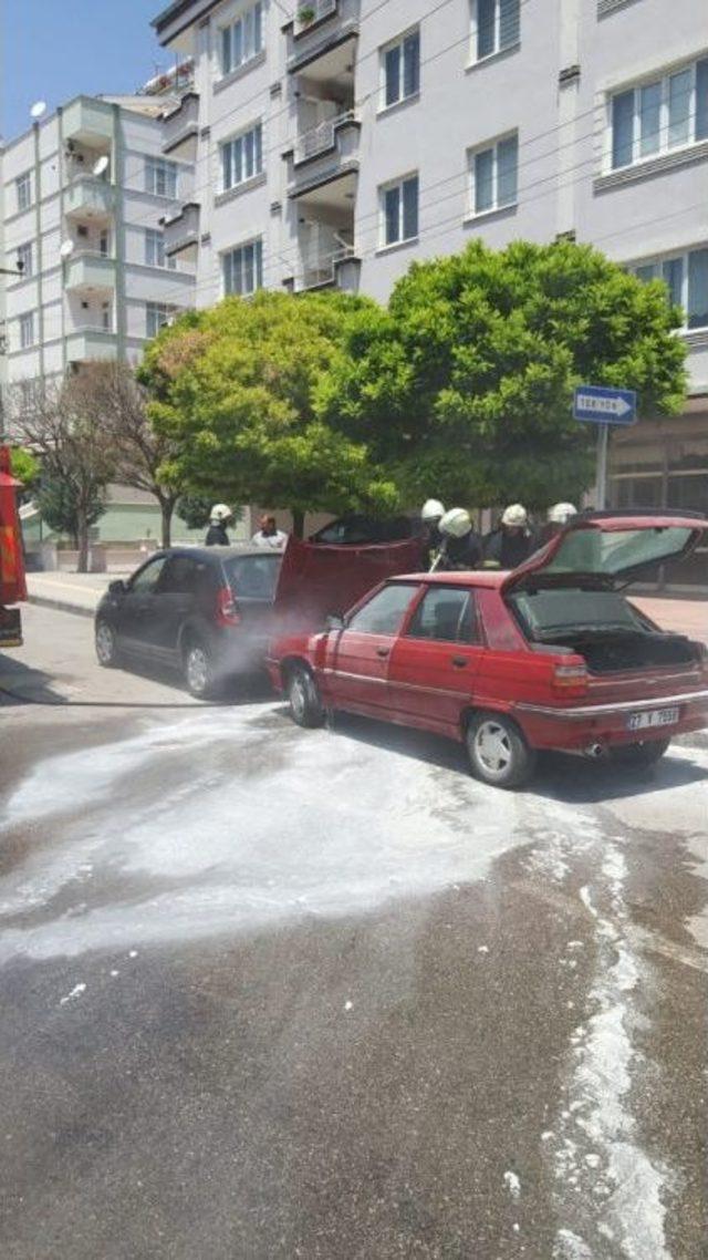 Gaziantep’te Park Halindeki Araç Alev Aldı