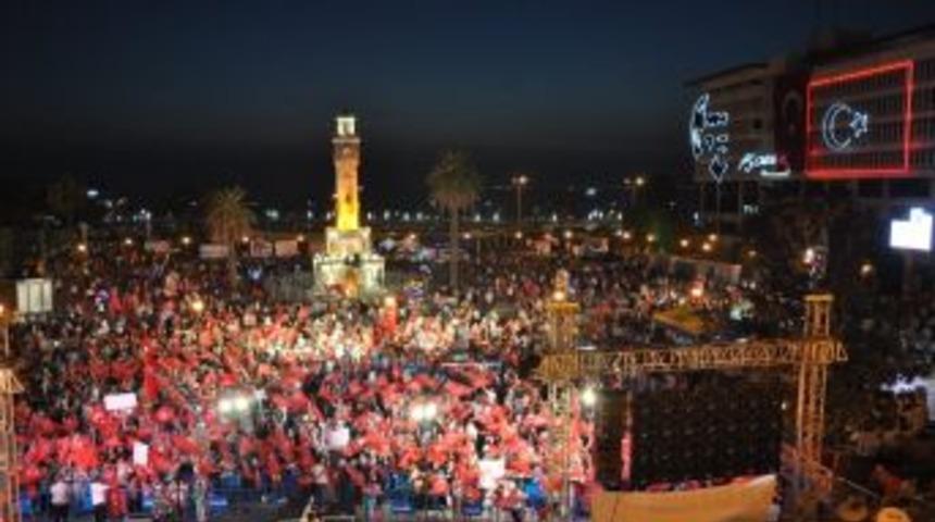 Yüzlerce Kişi 15 Temmuz’da Konak Meydanı’nda Buluşacak