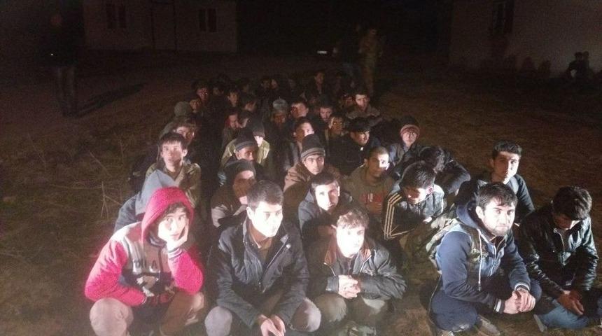 Kaza Yapan Minibüsten Kaçak Şahıs Çıktı