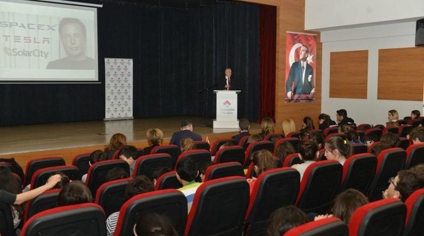 Bozbey Öğrencilere İnovasyon Çalışmalarını Anlattı