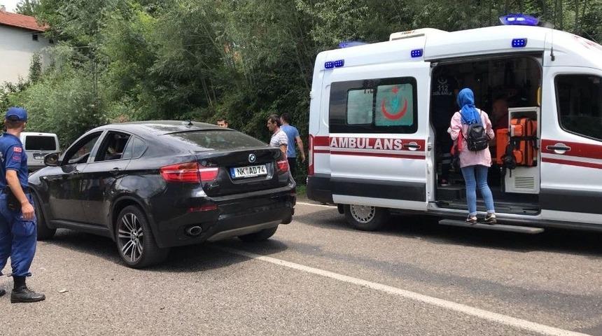 Bartın&rsquo;da Otomobille Tır &Ccedil;arpıştı: 4 Yaralı