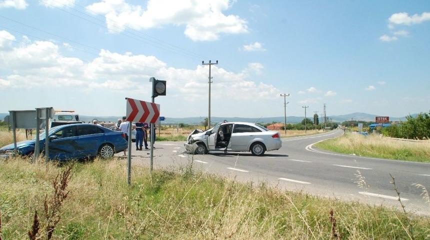 Edirne&rsquo;de Trafik Kazası: 6 Yaralı