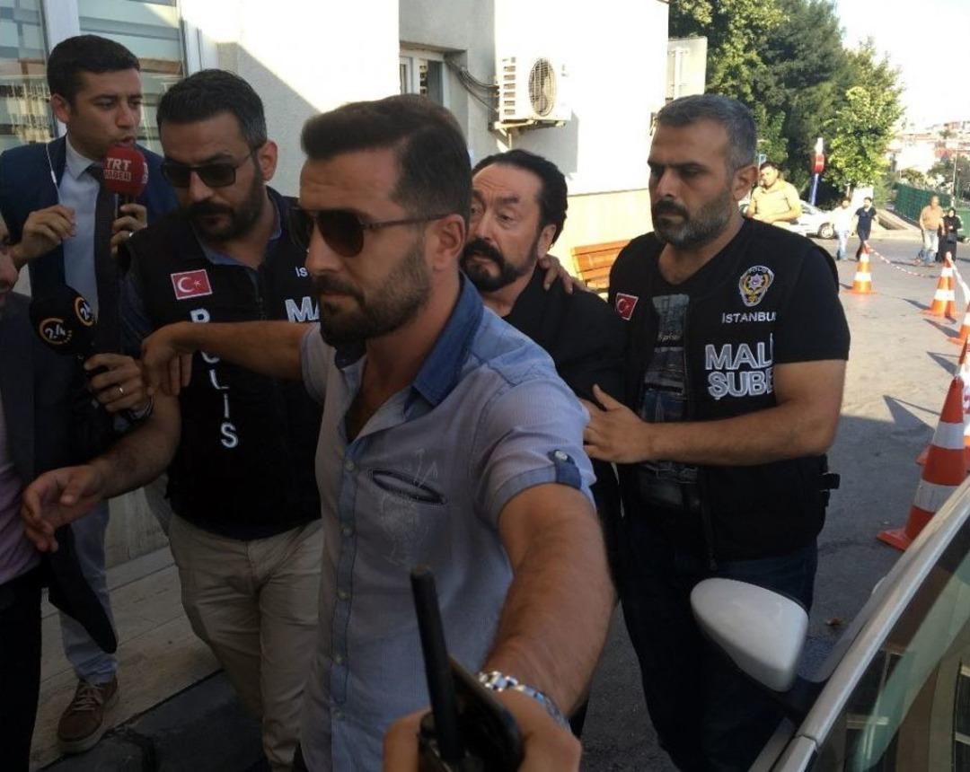 Adnan Oktar Sağlık Kontrol&uuml;nden Ge&ccedil;irildi