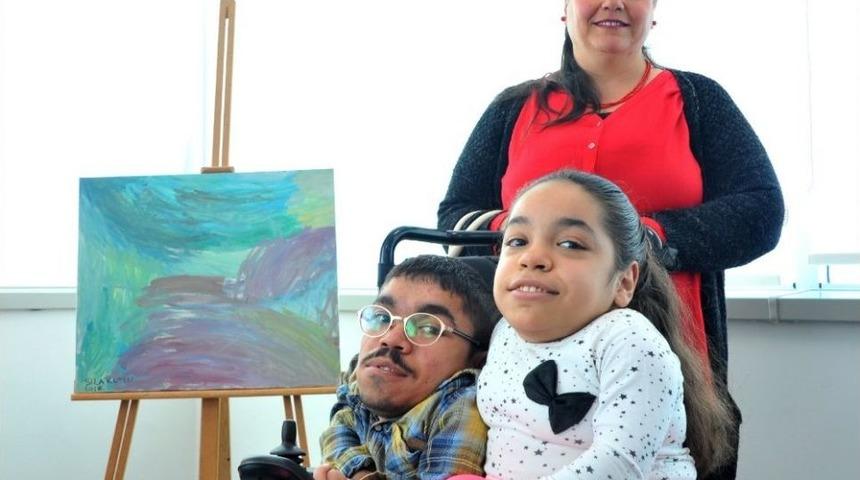 Nadir Hastalıklı &Ccedil;ocuklar H&uuml;nerlerini Sergiledi