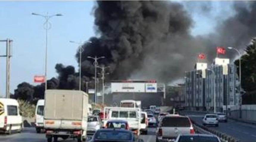 İstanbul&rsquo;da Belediye Otob&uuml;s&uuml;nde Korkutan Yangın